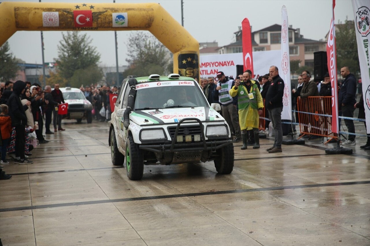 Petlas 2024 Türkiye Off-Road Şampiyonasının 6. ayağı, temsili startla başladı. Türkiye Otomobil...