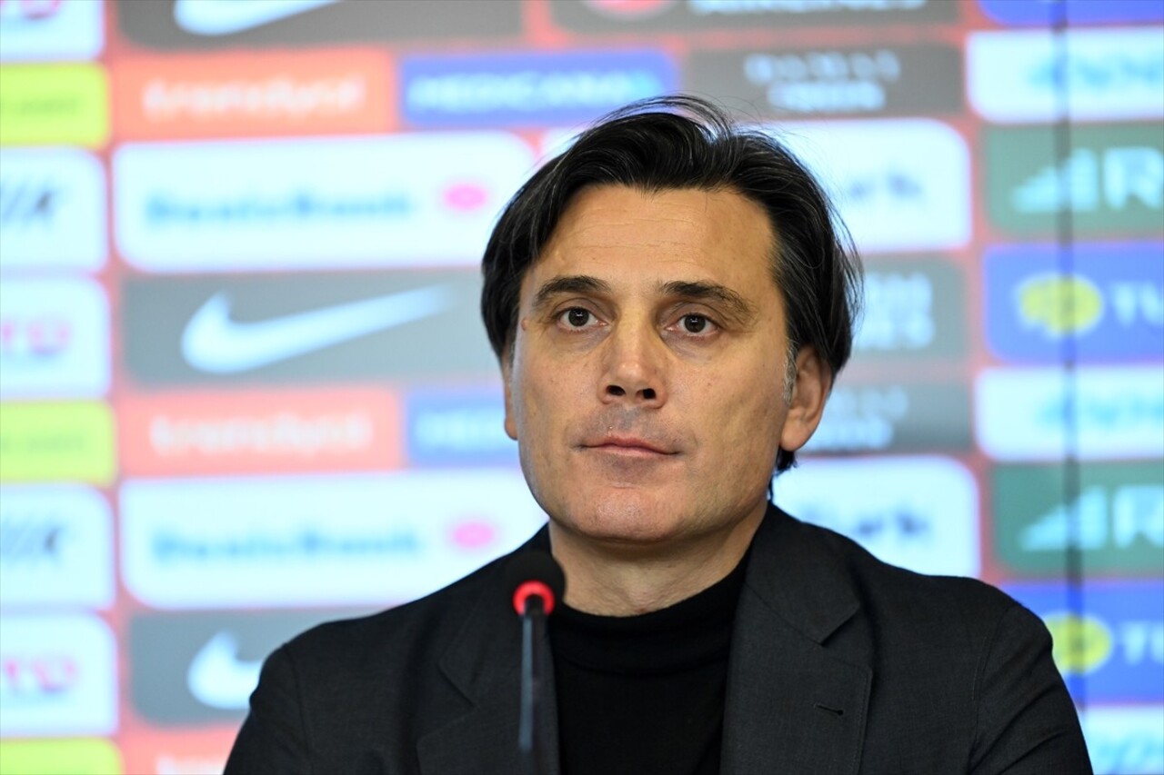 A Milli Futbol Takımı Teknik Direktörü Vincenzo Montella, UEFA Uluslar B Ligi 4. Grup'ta Galler...