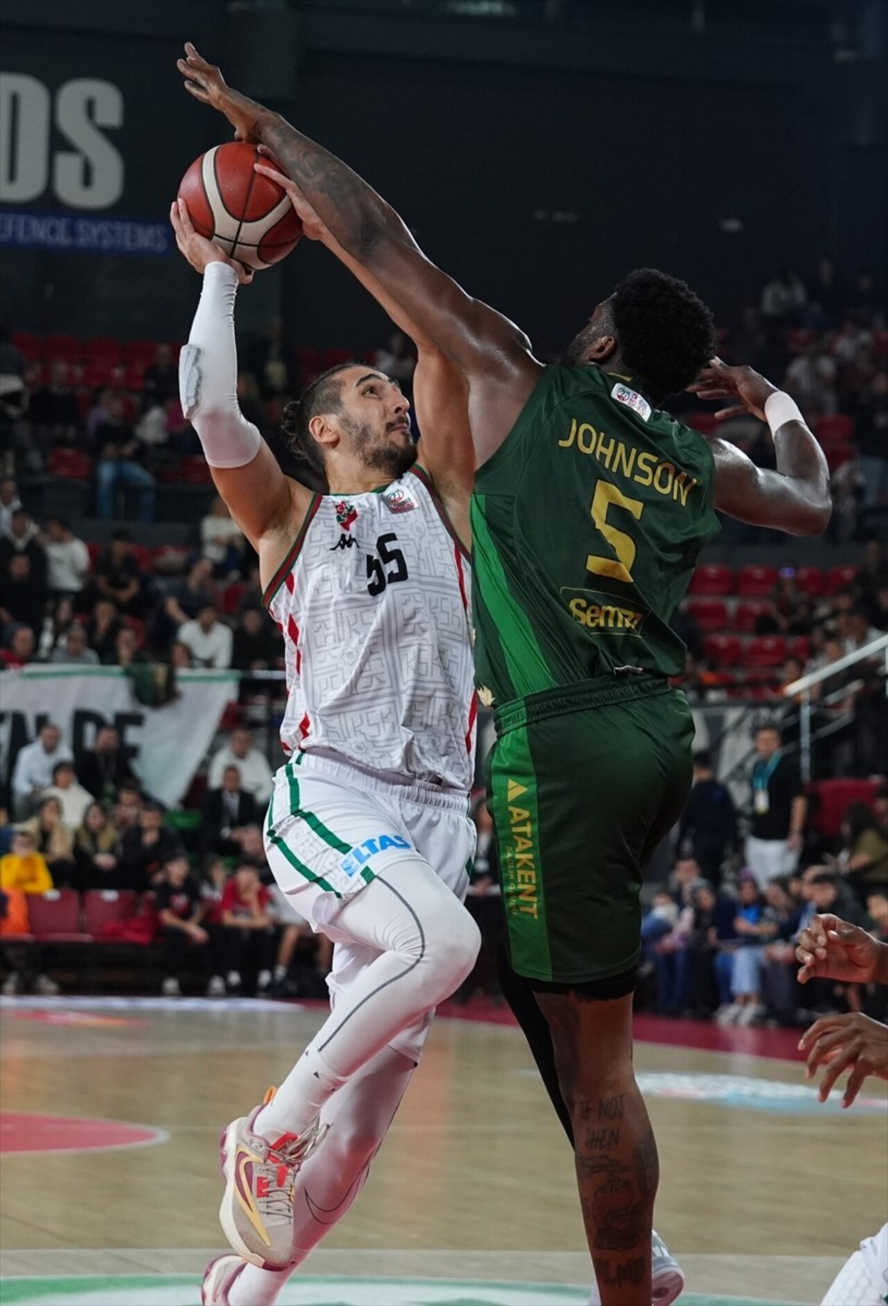 Türkiye Sigorta Basketbol Süper Ligi'nin 7. haftasında Karşıyaka ile Yalovaspor Basketbol, Mustafa...