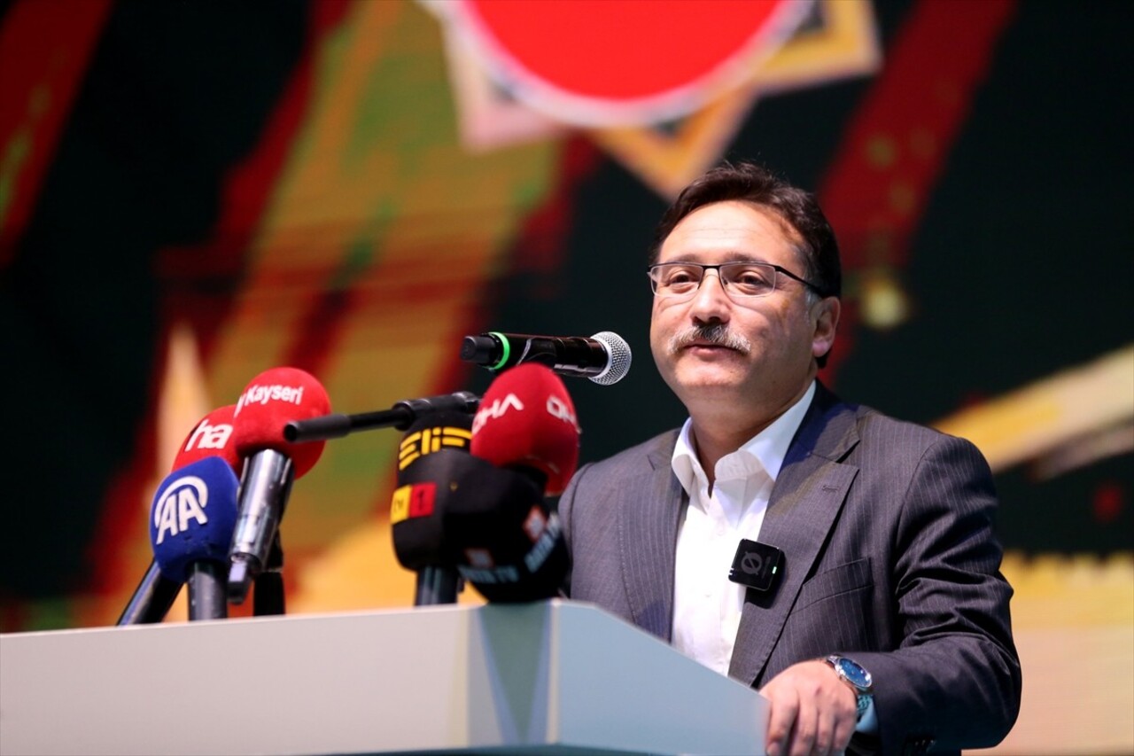 Kayseri Müftülüğüne bağlı Kur'an kurslarında eğitimlerini tamamlayan 455 öğrenci için Hafızlık...