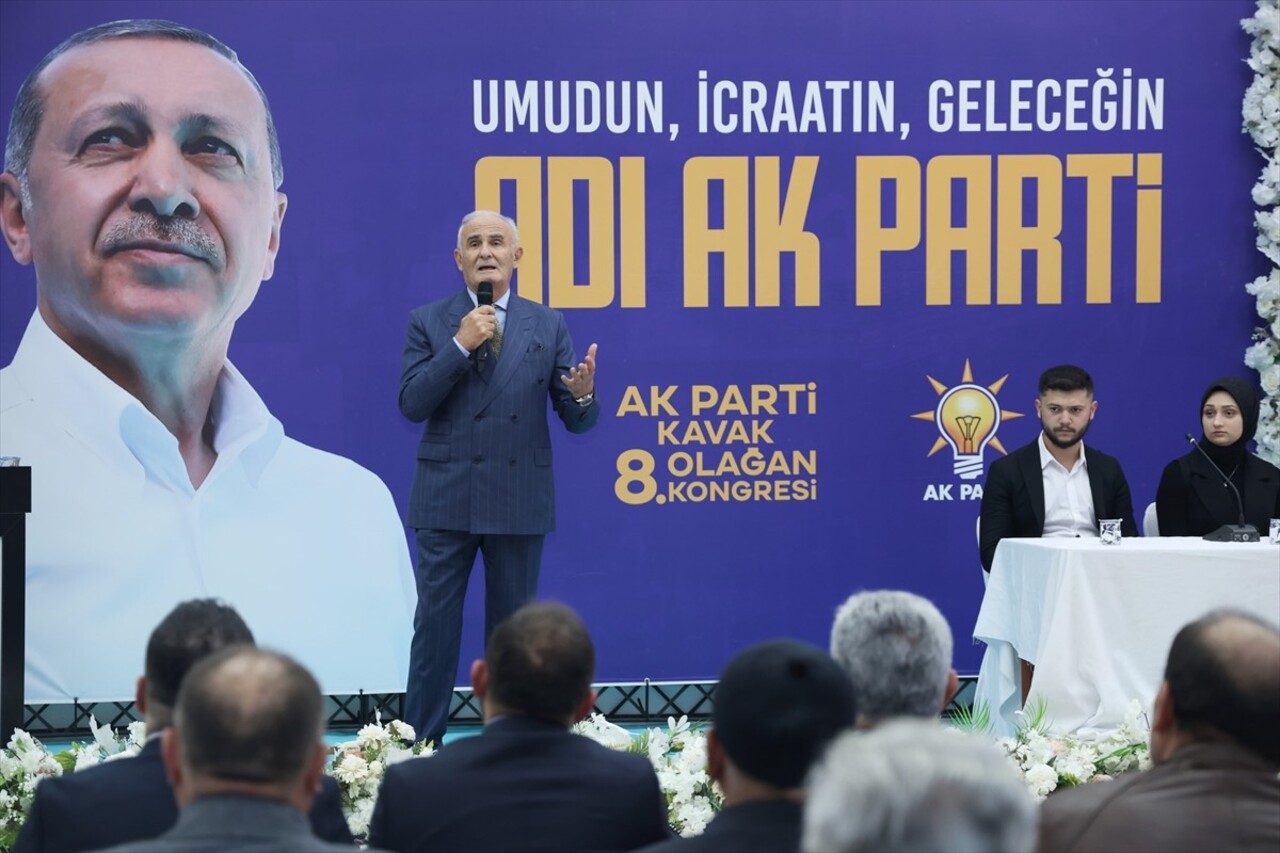 AK Parti Genel Başkan Yardımcısı Yusuf Ziya Yılmaz, Samsun'da partisinin 8. Kavak ilçe kongresine...