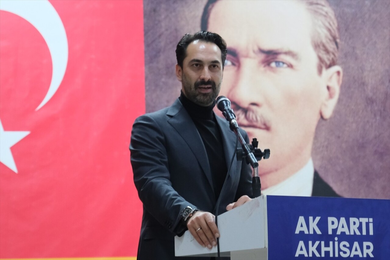 AK Parti Manisa Milletvekili Ahmet Mücahit Arınç, katıldığı AK Parti Akhisar 8. Olağan...