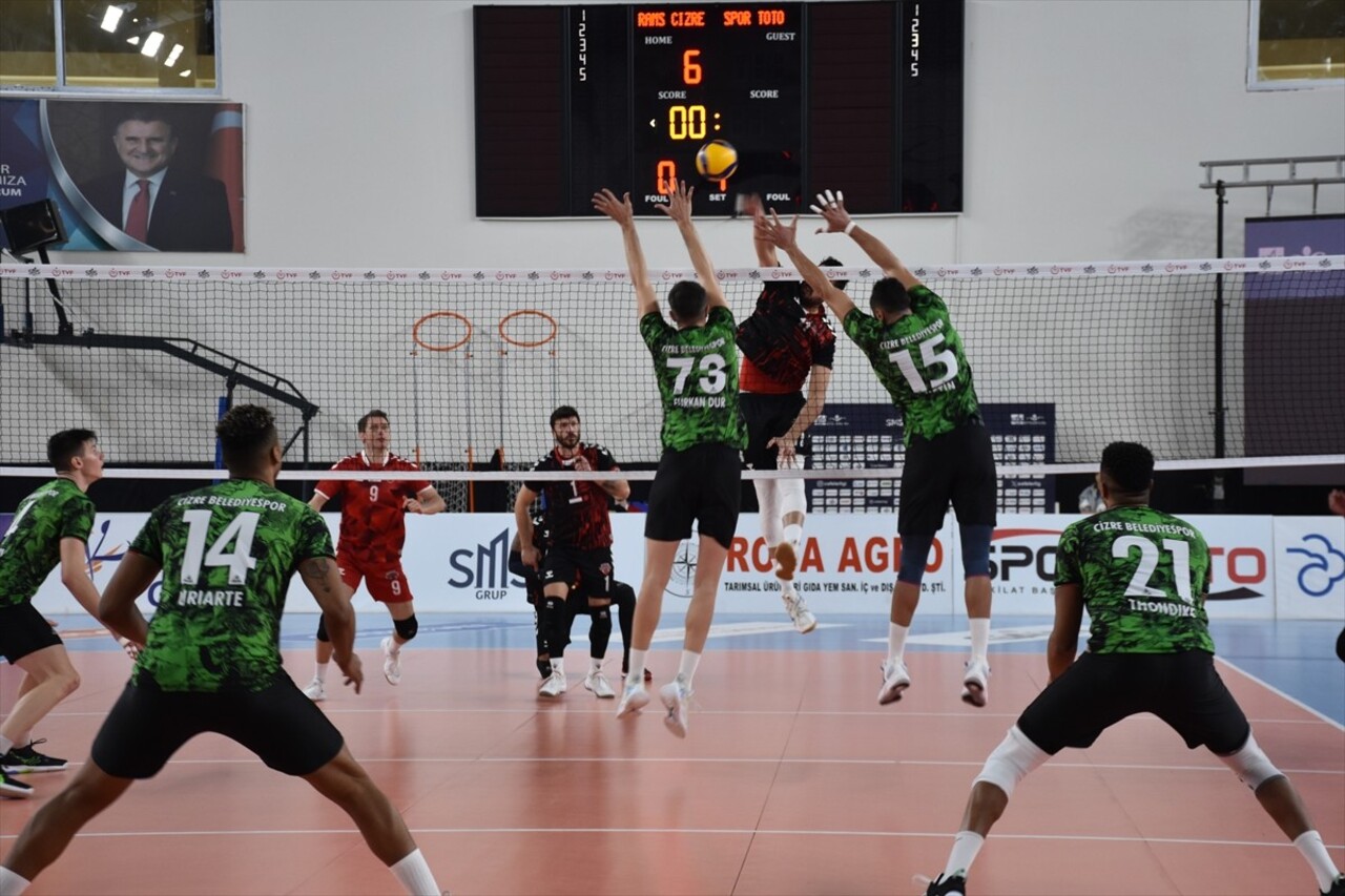 Voleybol SMS Global Efeler Ligi'nin 8. hafta mücadelesinde Rams Global Cizre Belediyespor ile Spor...