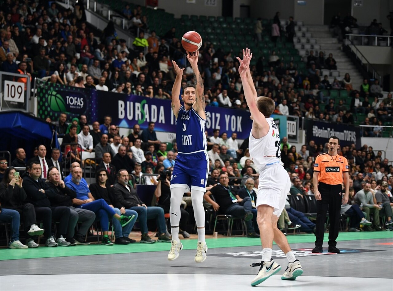 Türkiye Sigorta Basketbol Süper Ligi'nin 7. haftasında TOFAŞ, sahasında Aliağa Petkimspor'u ile...