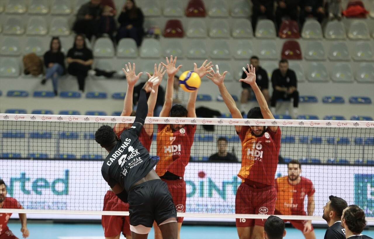 Voleybol SMS Grup Efeler Ligi 8. haftasında Bursa Büyükşehir Belediyespor ile Galatasaray HDI...