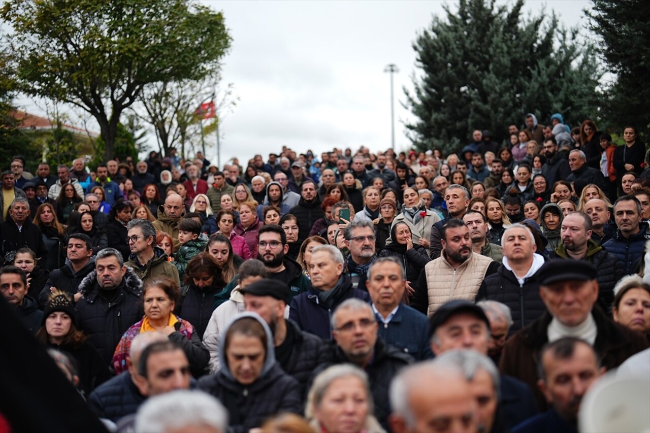 Küçükçekmece'de kaldırımda yürürken aracın çarpması sonucu hayatını kaybeden hemşire Şengül...