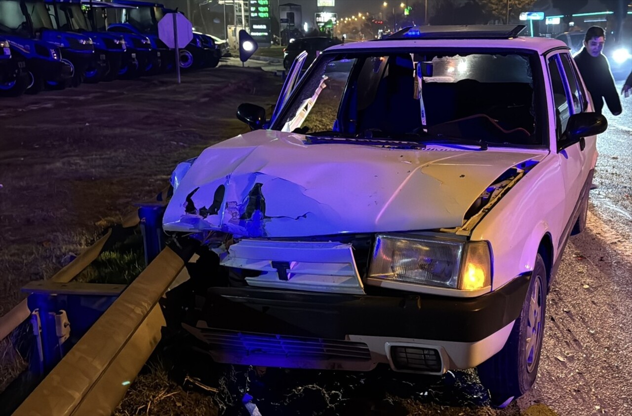 Bolu'da alkollü sürücünün neden olduğu trafik kazasında 2 kişi yaralandı.