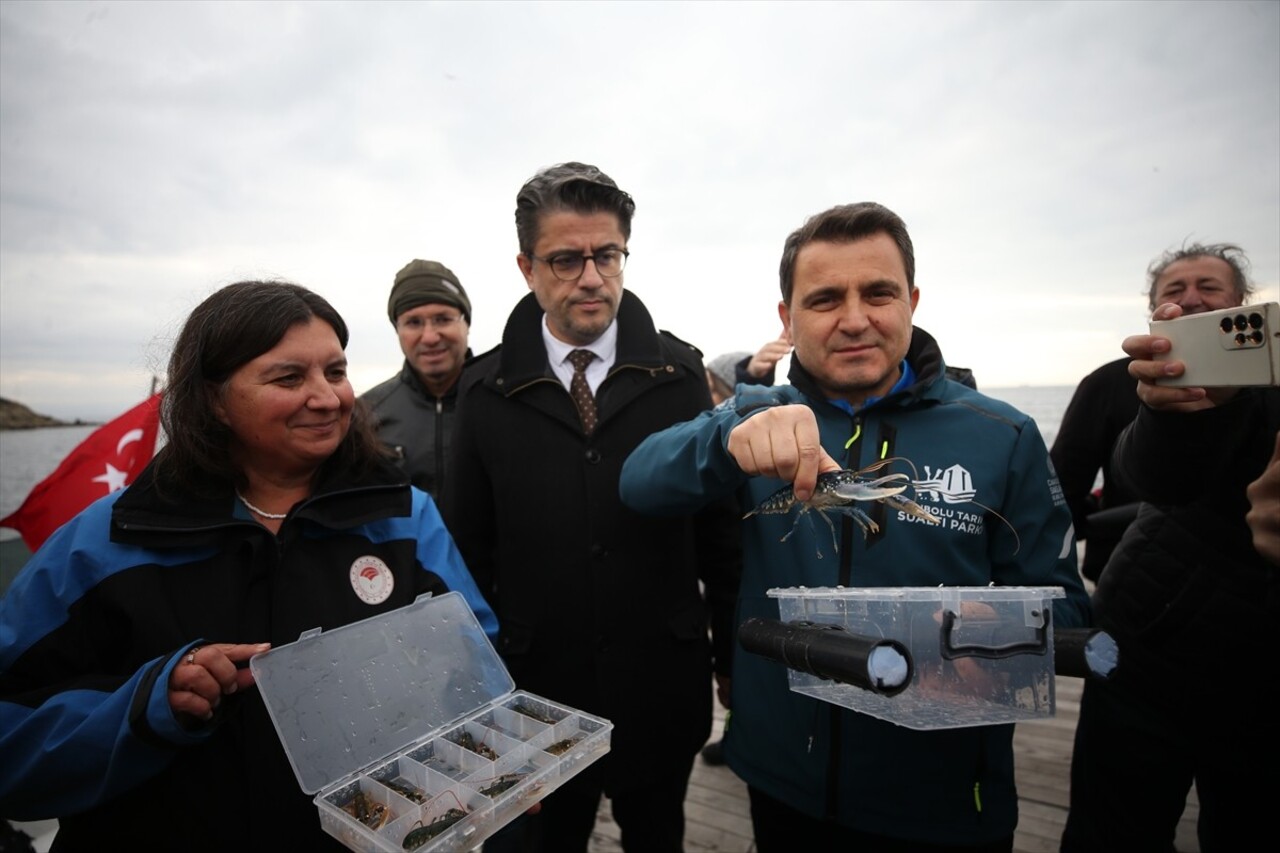 Çanakkale Onsekiz Mart Üniversitesi (ÇOMÜ) Deniz Canlıları Araştırma ve Uygulama Merkezinde...