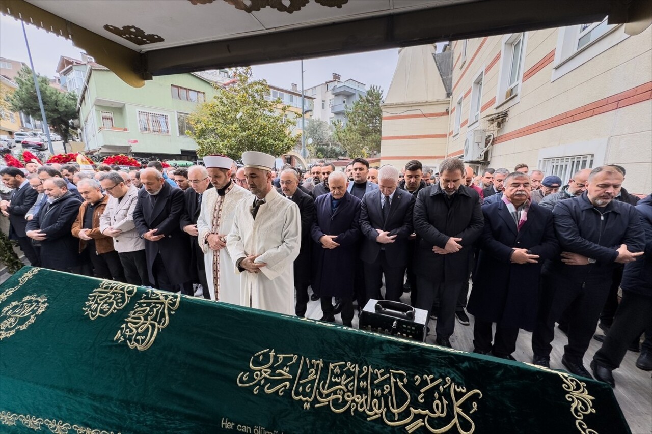 Dışişleri Bakan Yardımcısı Nuh Yılmaz’ın babası Durmuş Yılmaz’ın cenazesi, Üsküdar'daki Sefa...