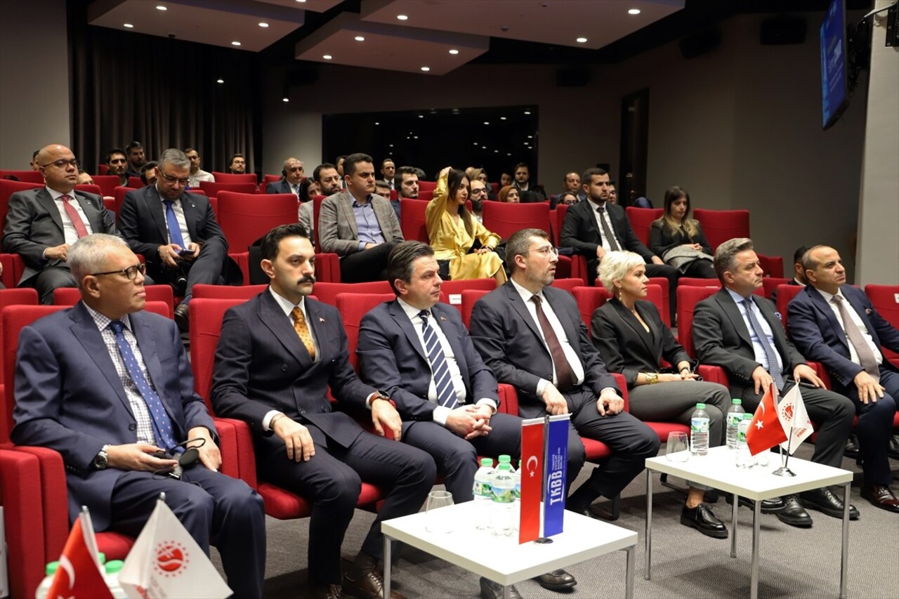 "Malezya'nın Finansal Okuryazarlık ve Finansal Planlama Ulusal Stratejisi: Türkiye İçin Dersler"...