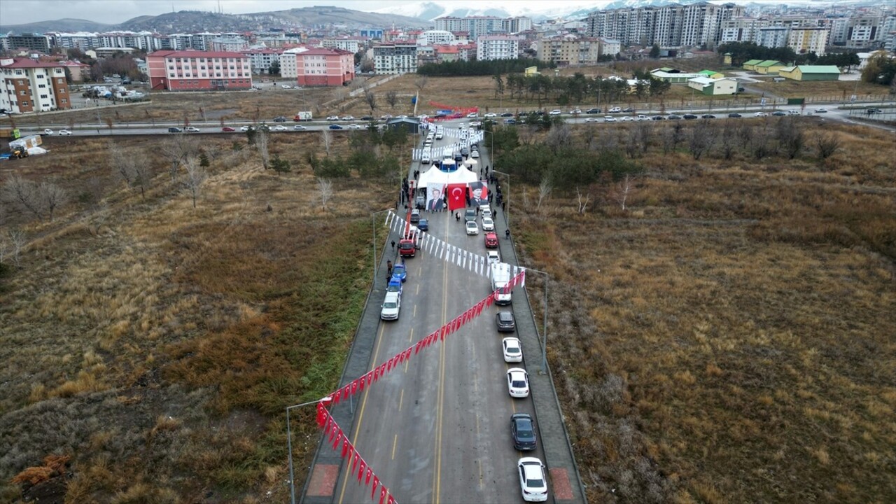 Erzurum'da 15 Temmuz şehidi polis Fırat Bulut'un ismi, Yakutiye ilçesinde açılışı yapılan caddede...