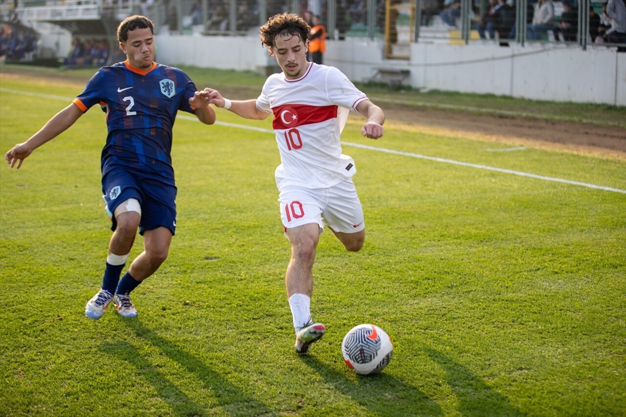 18 Yaş Altı Milli Futbol Takımı, Sakarya Sapanca Atatürk Stadı'nda Hollanda ile hazırlık maçında...