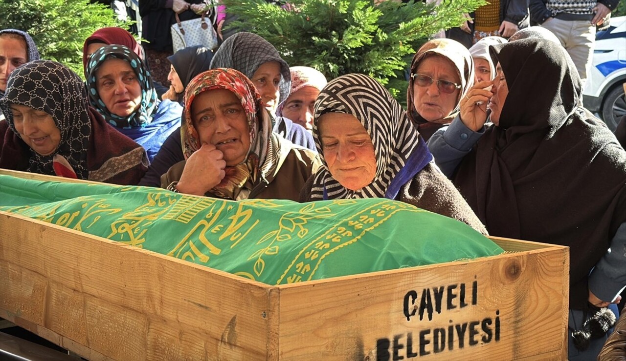 Rize'nin Çayeli ilçesinde dün meydana gelen heyelanda hayatını kaybeden Yakup Ali Bayraktar'ın...