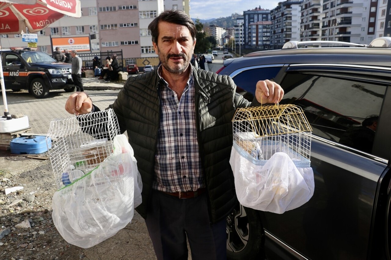 Rize'nin Çayeli ilçesinde 1 kişinin öldüğü, 4 kişinin yaralandığı heyelan sırasında bir evde...