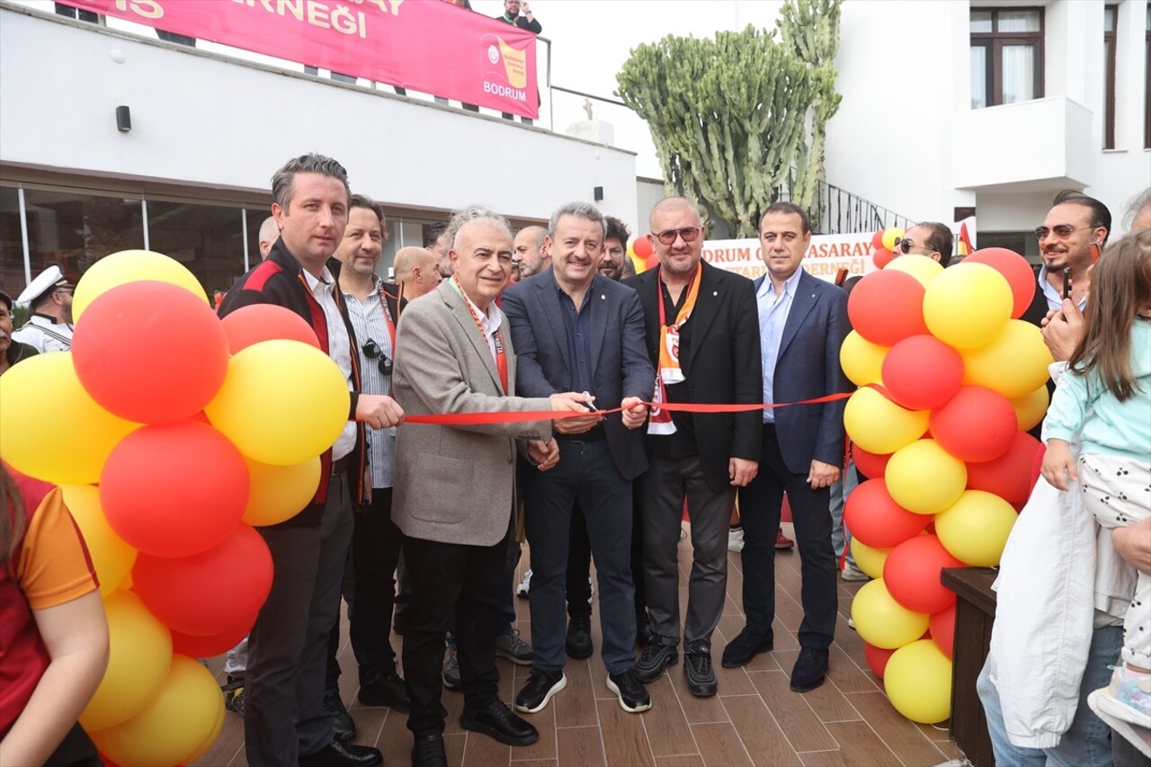 Muğla'nın Bodrum İlçesi'nde Galatasaray Taraftarları Derneği Lokali, açıldı. Gümbet...