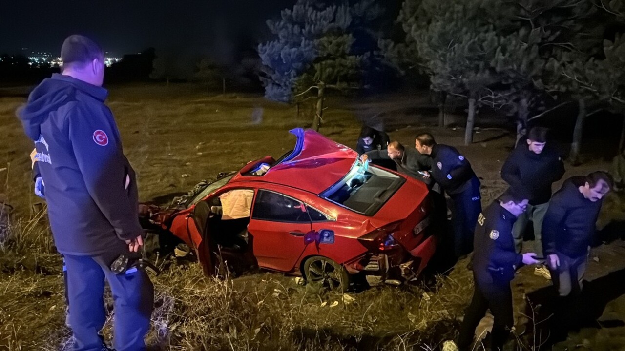 Erzurum'da takla atan otomobildeki 1 kişi öldü, 3 kişi yaralandı