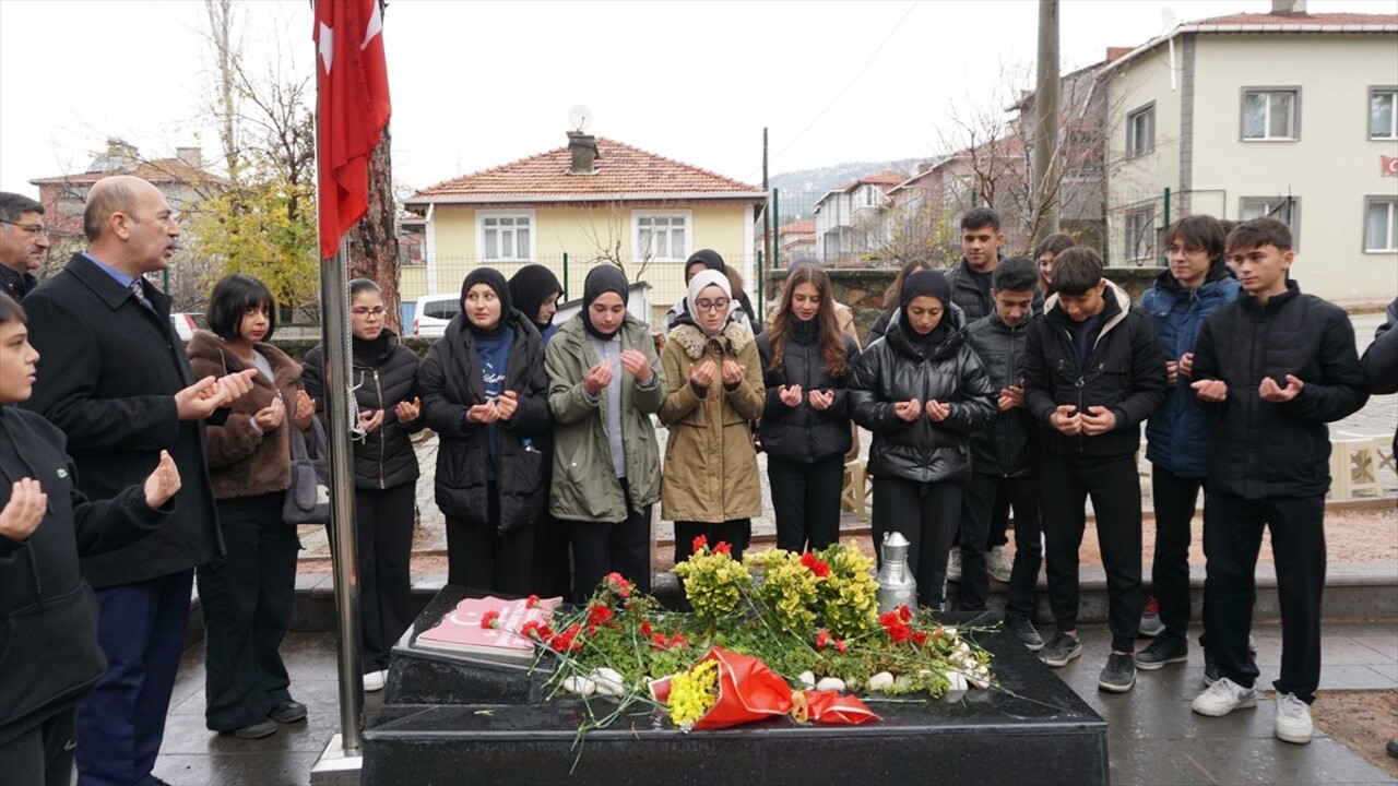 Batman'ın Kozluk ilçesinde PKK'lı teröristlerin saldırısında şehit olan öğretmen Şenay Aybüke...