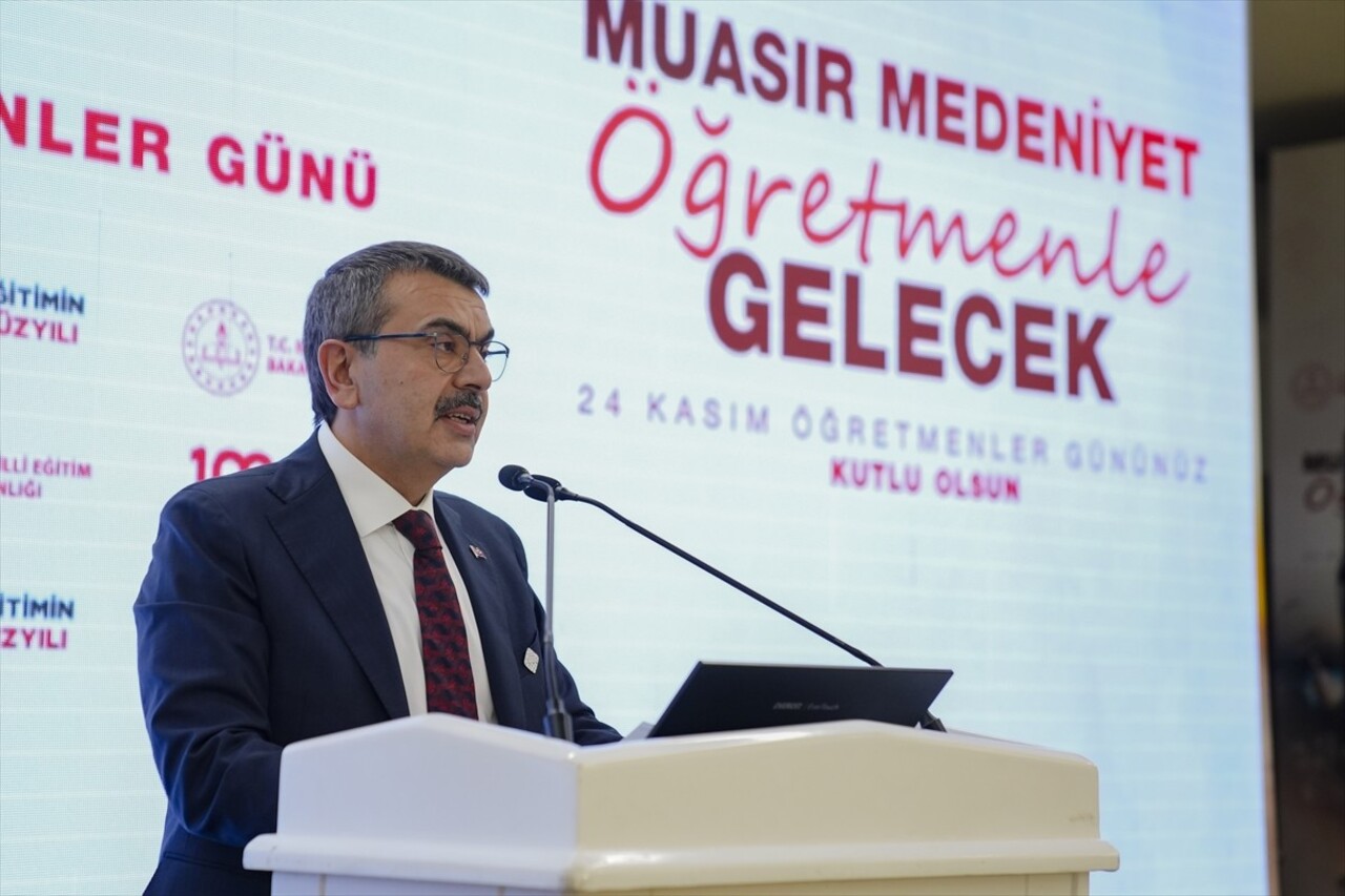 Milli Eğitim Bakanı Yusuf Tekin, 24 Kasım Öğretmenler Günü dolayısıyla 81 ilden gelen...