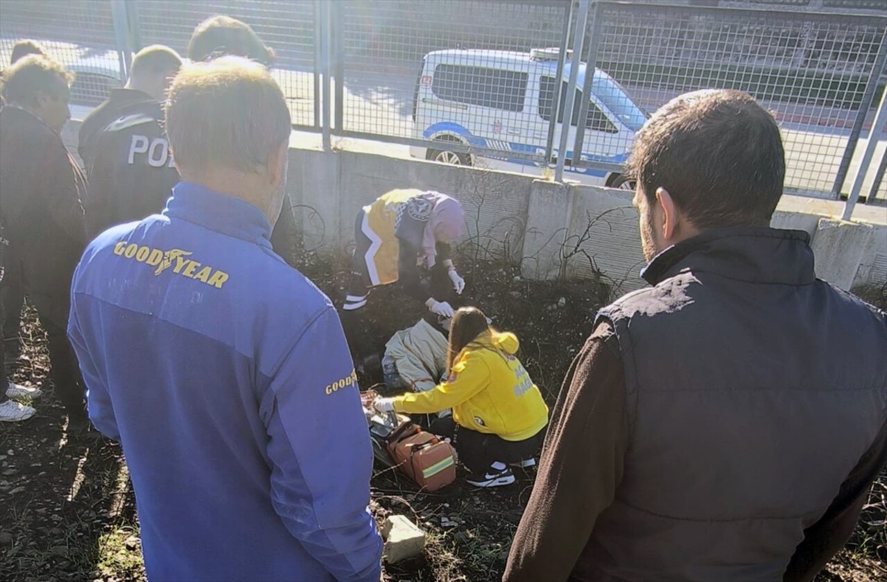 Adana'da bir kişi demir yolu kenarında ölü bulundu.