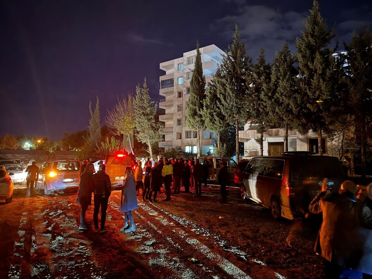 Malatya Doğanşehir merkezli deprem Adıyaman merkezi ve ilçelerinde de hissedildi. Paniğe kapılan...