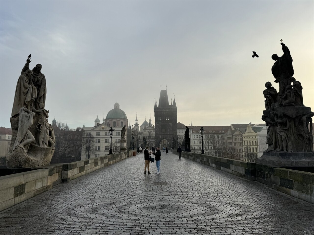 Çekya'nın başkenti Prag, Avrupa'nın turizm merkezlerinden birisi konumunda. Bugüne dek "100 Kuleli...