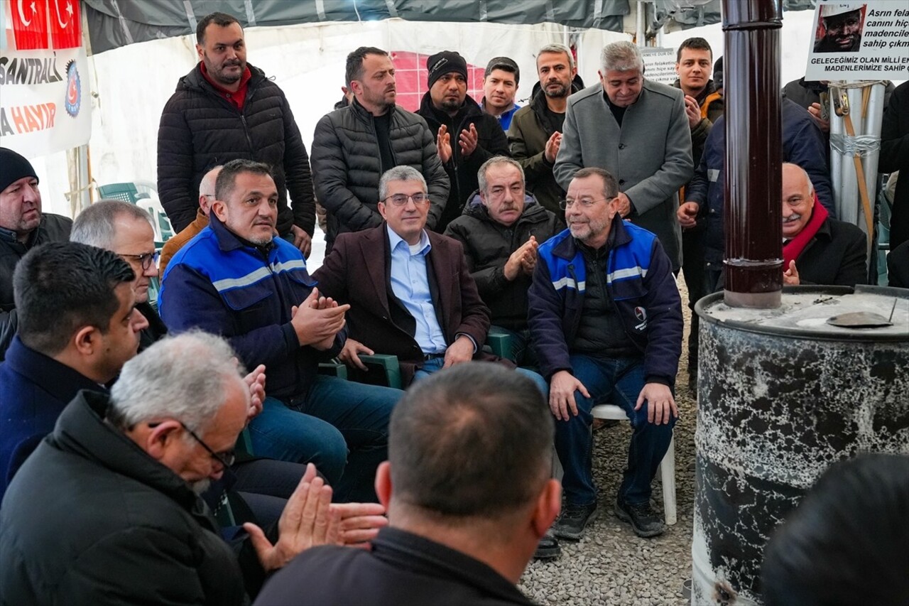 CHP Grup Başkanvekili Gökhan Günaydın, Ankara'nın Nallıhan ilçesindeki Çayırhan Termik Santrali ve...