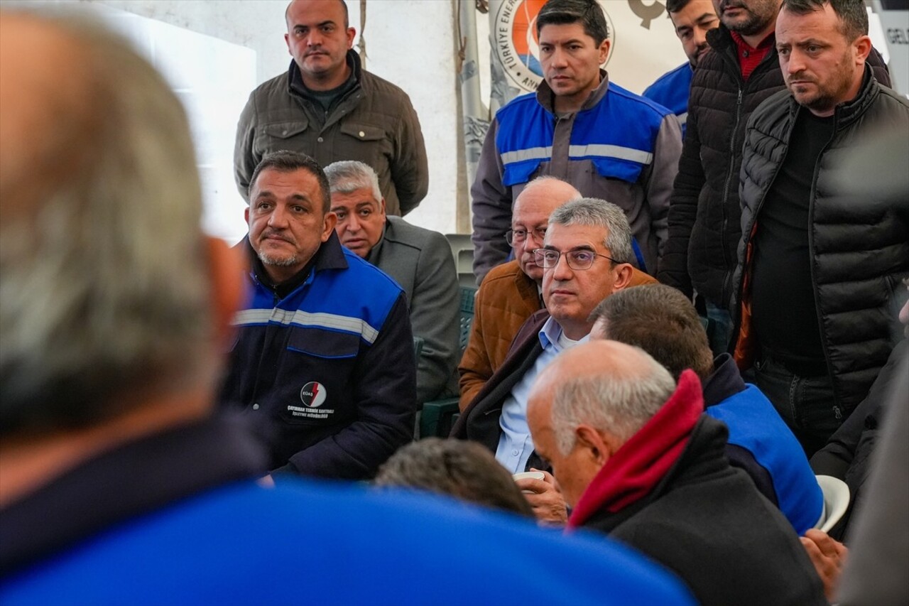 CHP Grup Başkanvekili Gökhan Günaydın, Ankara'nın Nallıhan ilçesindeki Çayırhan Termik Santrali ve...