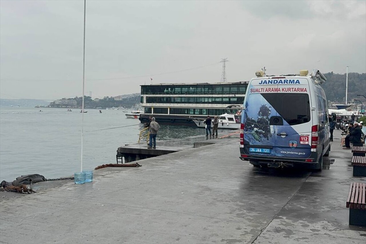 Beşiktaş'ta denize düşen Ayşe ile kardeşi Velat Can'ı arama çalışmaları 5. gününde ailelerin de...