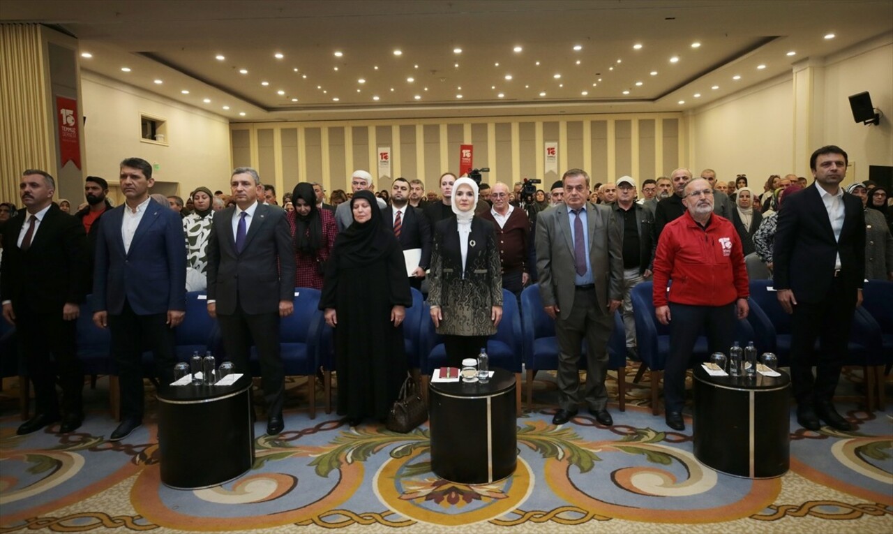 Aile ve Sosyal Hizmetler Bakanı Mahinur Özdemir Göktaş (sağ 4), Antalya'nın Kemer ilçesinde 15...