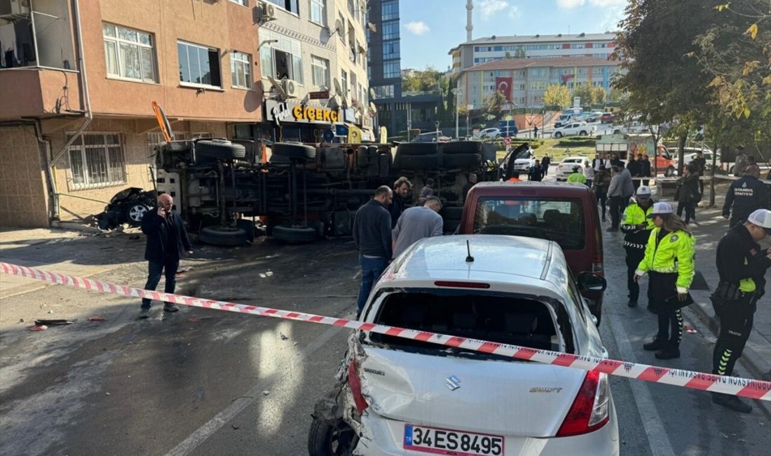 Bayrampaşa'da yol bakım aracı