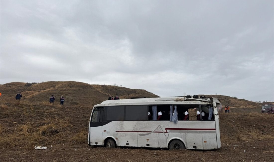 Çankırı'da meydana gelen midibüs