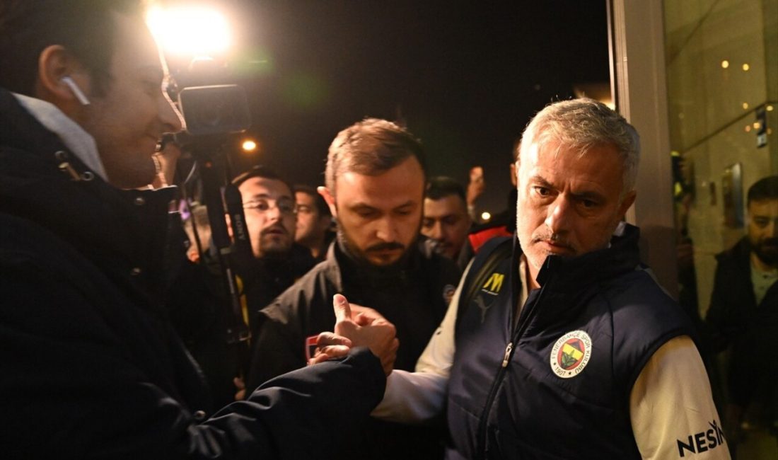 Fenerbahçe, Kayseri'ye ulaşarak taraftarlarıyla