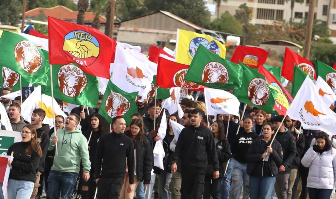 Güney Kıbrıs'ta ABD askeri