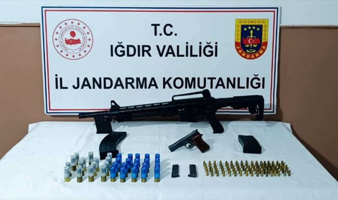 Iğdır'da düzenlenen operasyonlarda silah