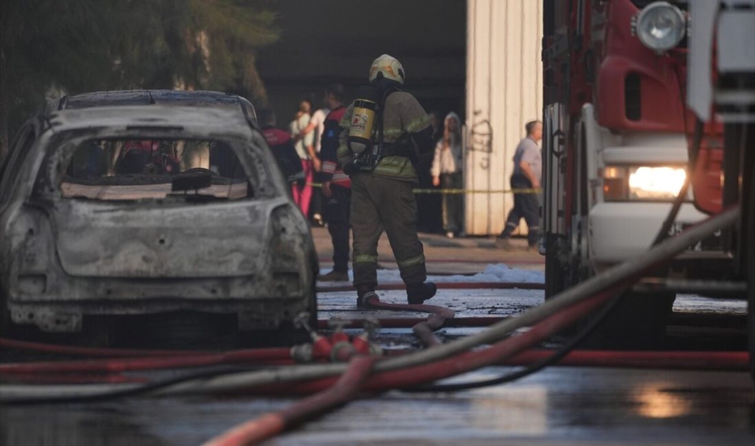 İzmir Çiğli'deki kimya fabrikasında