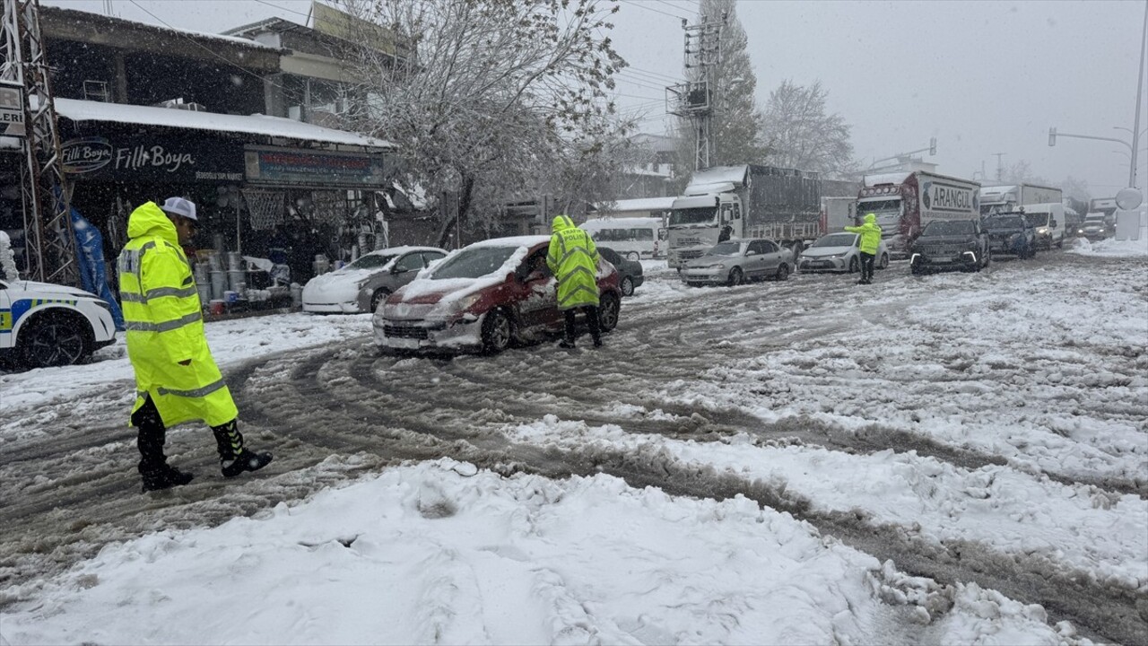 Kahramanmaraş-Kayseri Kara Yolu Ulaşıma Kapandı