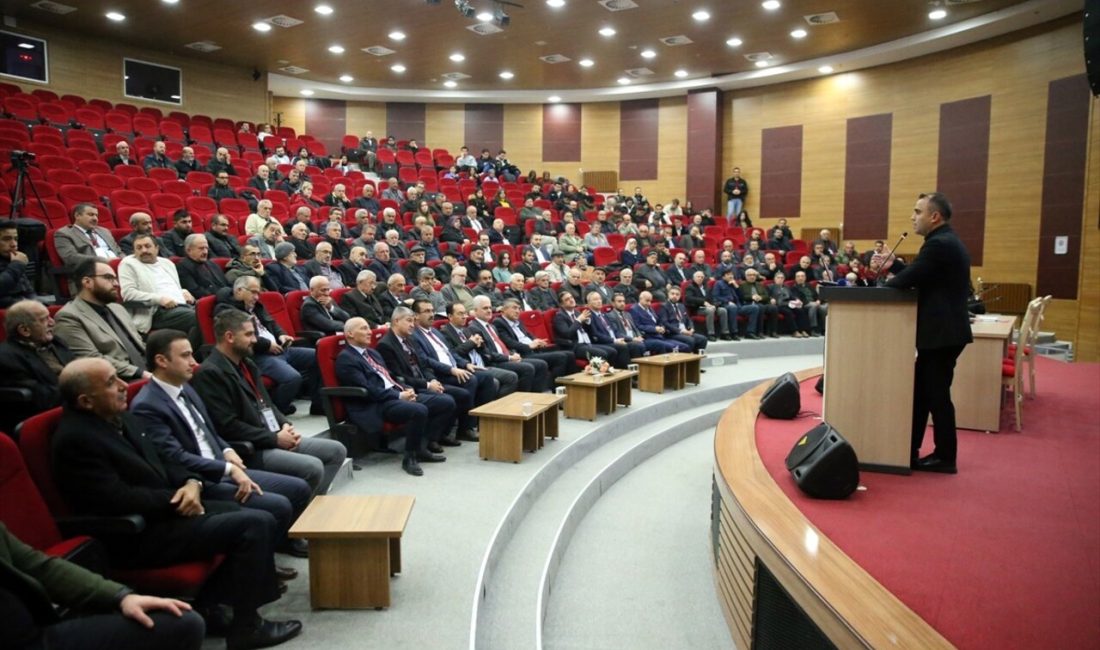 Kastamonu'da düzenlenen panelde arıcılığın