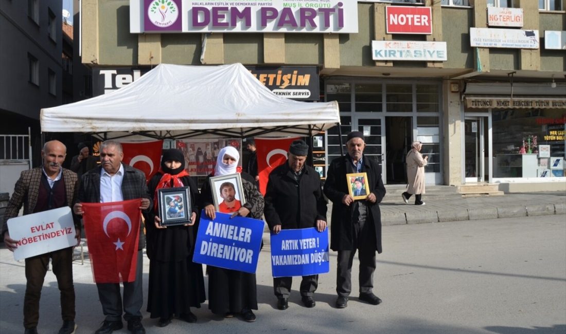 Muş'taki aileler, çocuklarını PKK'dan