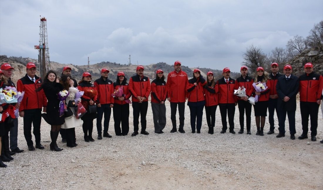 Bakan Bayraktar, Öğretmenler Günü'nde