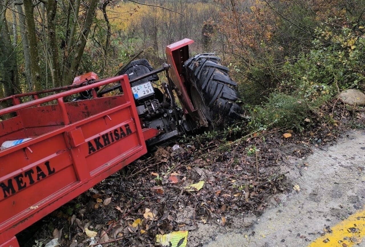 Sakarya’da Traktör Devrildi: 1 Ölü, 3 Yaralı