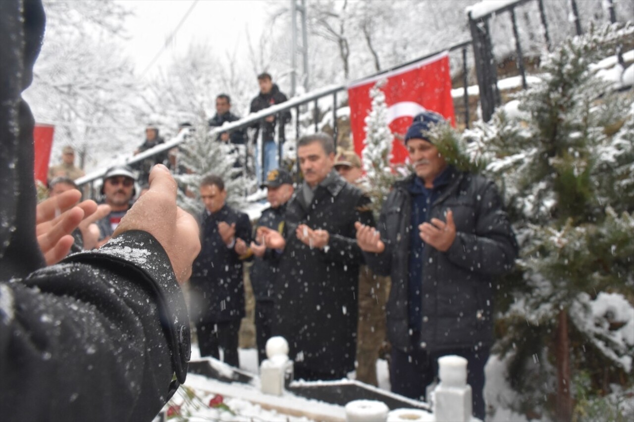 Şehit Öğretmen Necmettin Yılmaz Mezarı Başında Anıldı