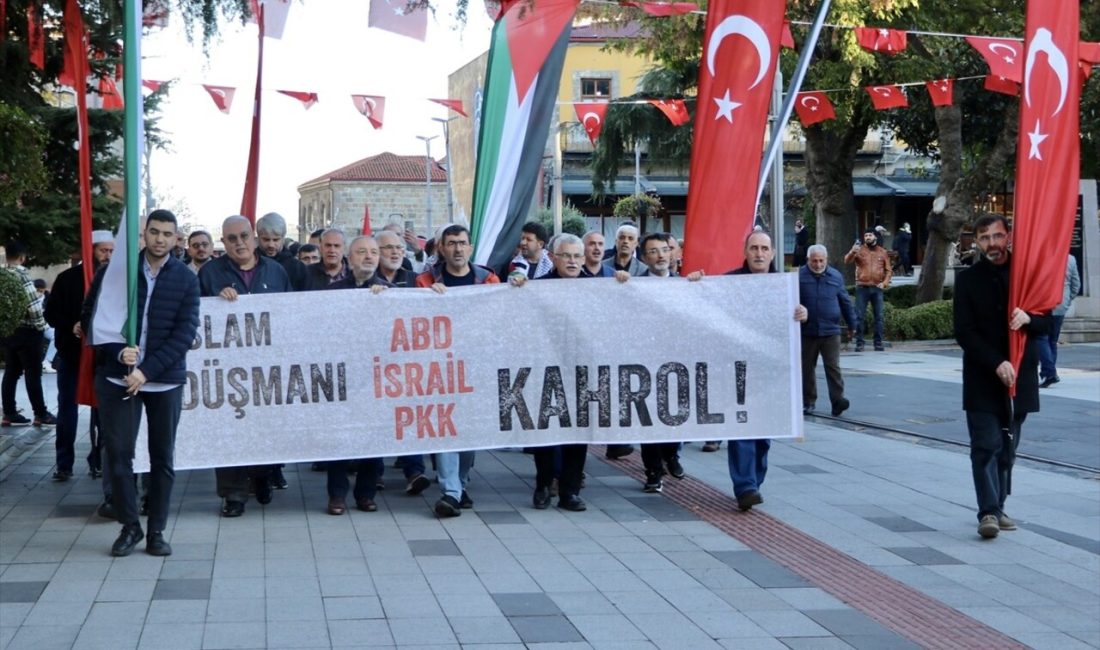 Trabzon'da düzenlenen yürüyüşte, Filistin'e