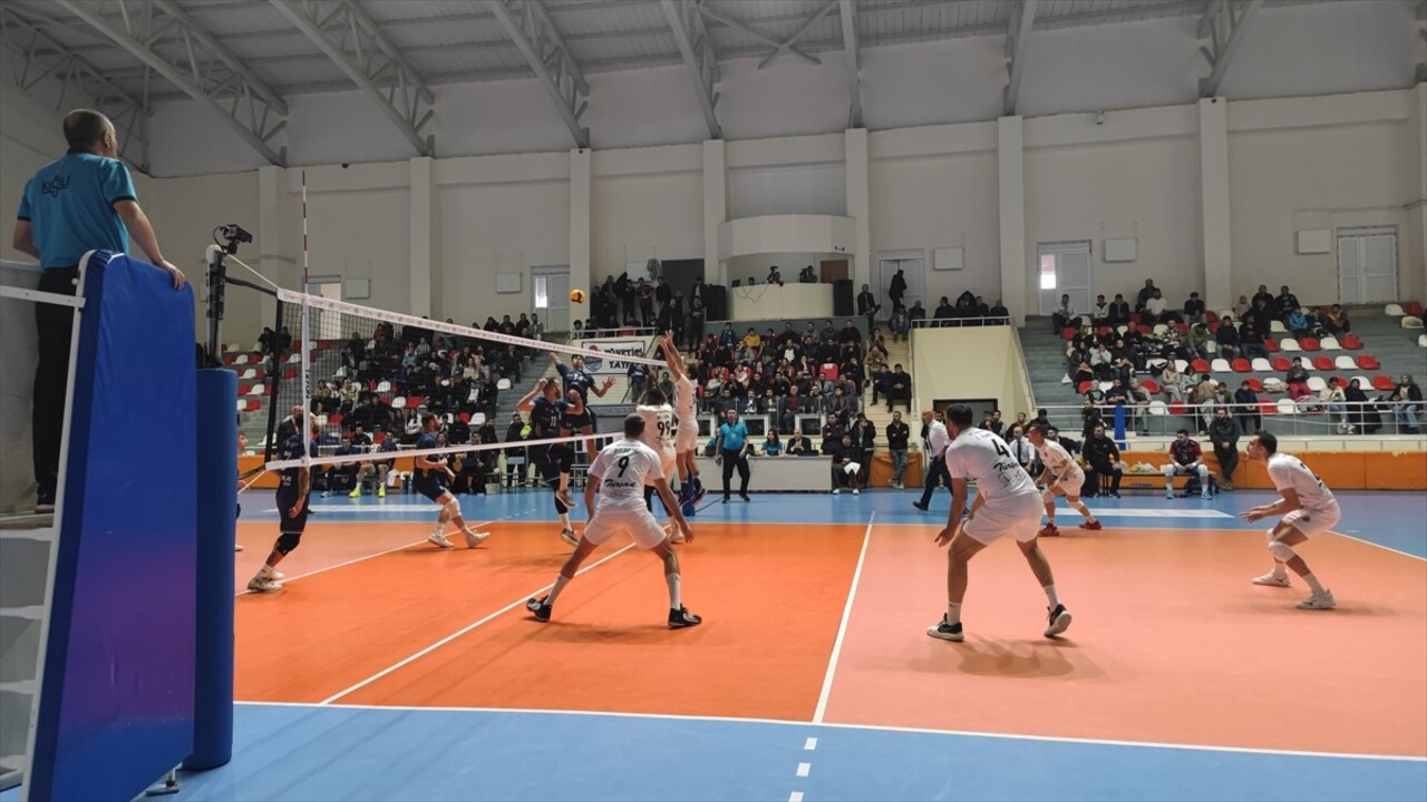 Voleybol: TÜRŞAD Arkas Spor’u 3-1 Geçti