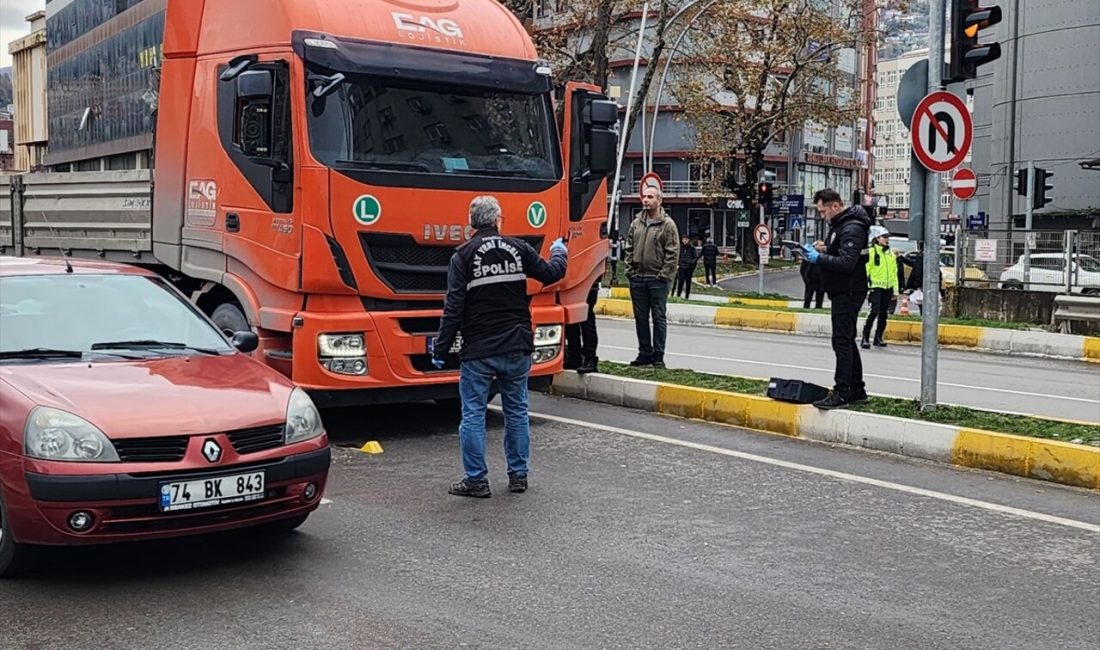 Zonguldak'ta bir tırın çarpması