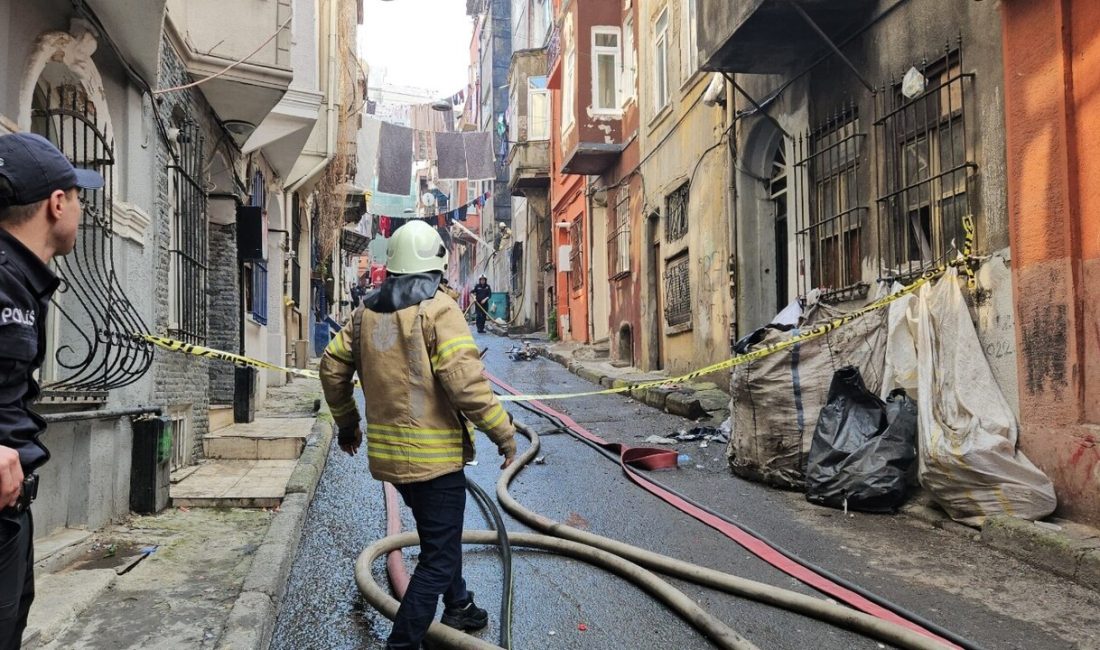 İstanbul'un Beyoğlu ilçesinin Meşrutiyet