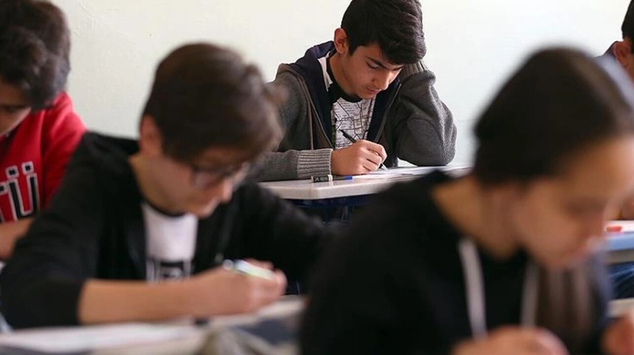 Eğitim süresine değişim geliyor Liseler zorunlu olmaktan çıkarılacak iddiası